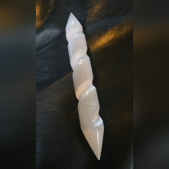 Unicorn horn selenite crystal LAST ONE! - Picture 5 of 8